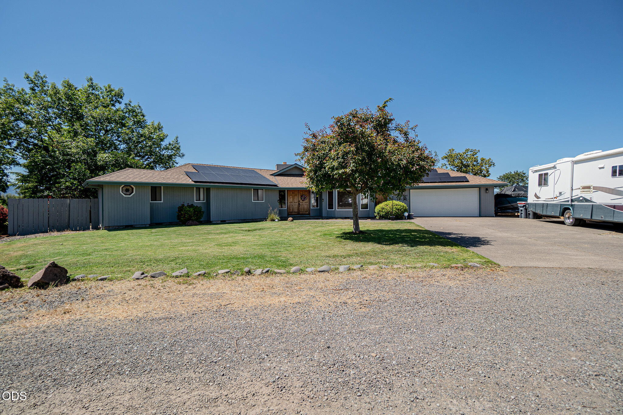 5247 Dobrot Way Central Point, OR 97502 - Photo 1 of 34
