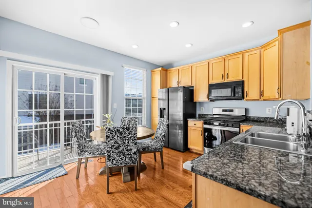 $530,000 | 42923 Pamplin Terrace, Chantilly, VA 20152