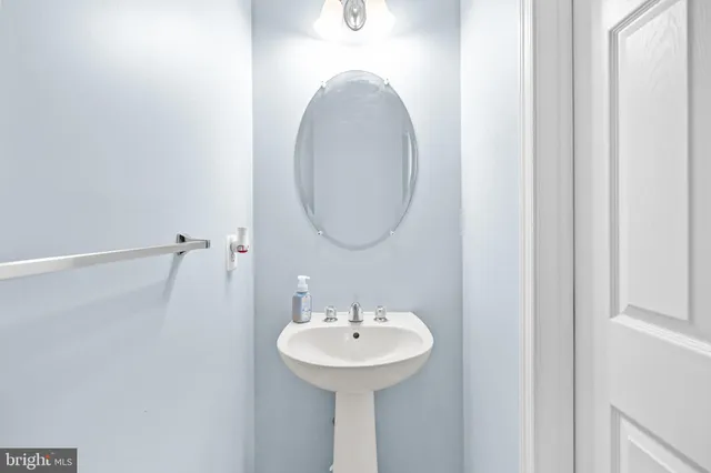 $530,000 | 42923 Pamplin Terrace, Chantilly, VA 20152