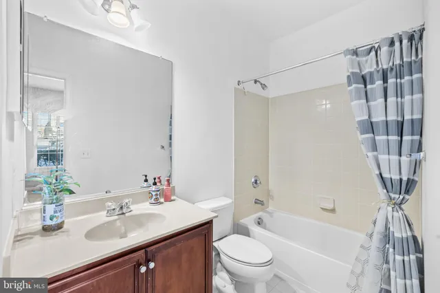 $530,000 | 42923 Pamplin Terrace, Chantilly, VA 20152