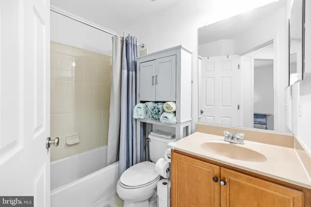 $530,000 | 42923 Pamplin Terrace, Chantilly, VA 20152