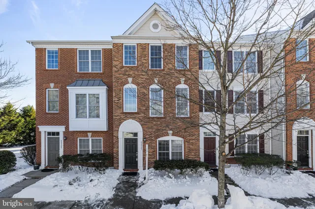 $530,000 | 42923 Pamplin Terrace, Chantilly, VA 20152