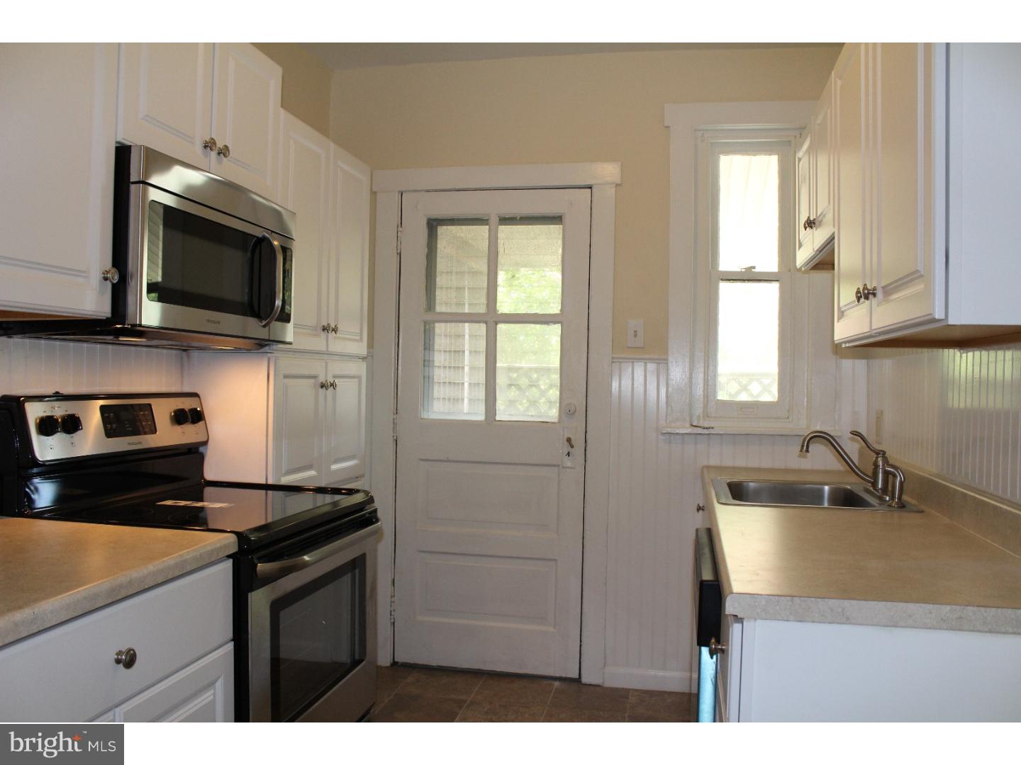 425 Sunset Road West Reading, PA 19611 - Photo 7 of 20