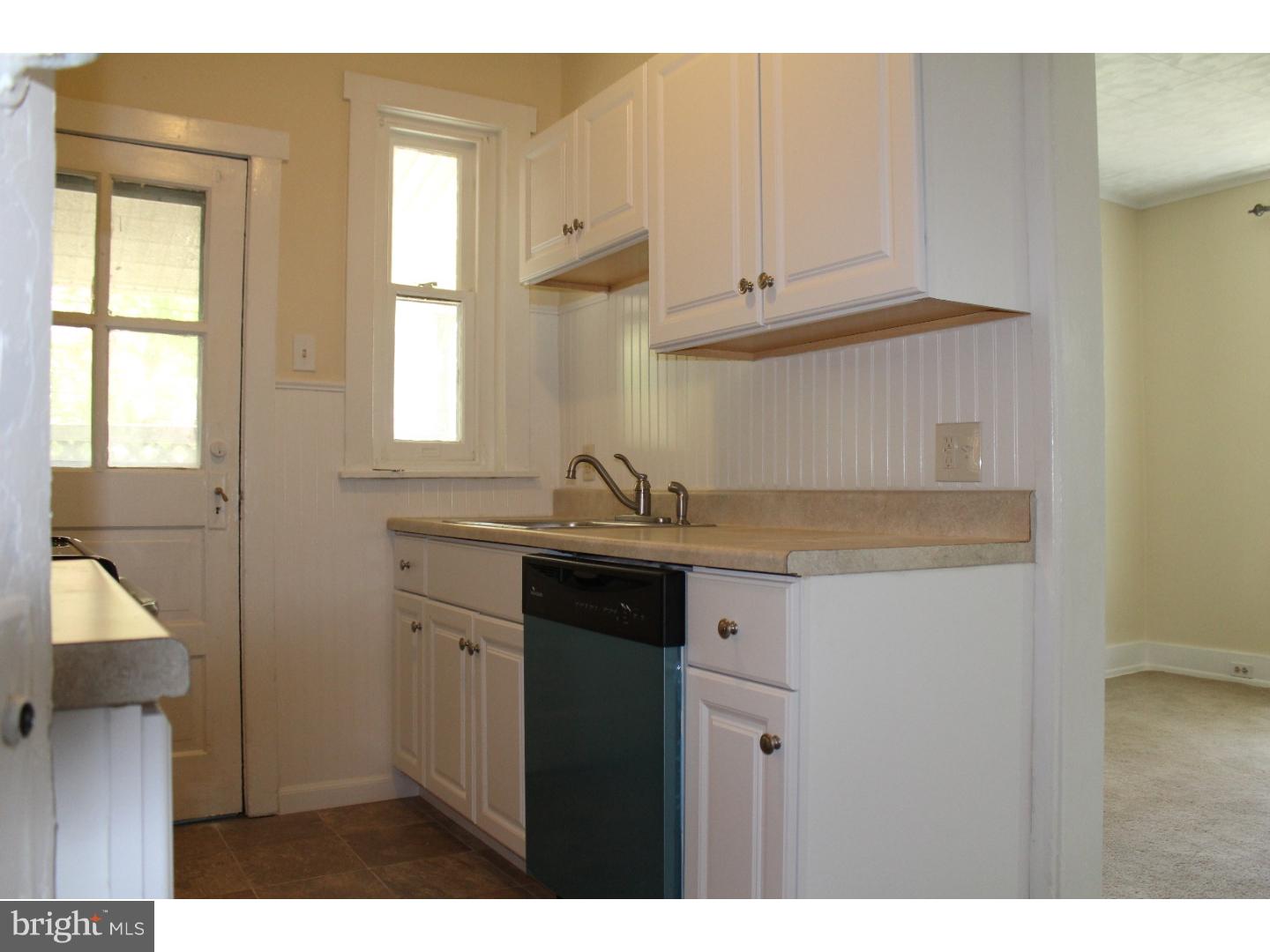 425 Sunset Road West Reading, PA 19611 - Photo 9 of 20
