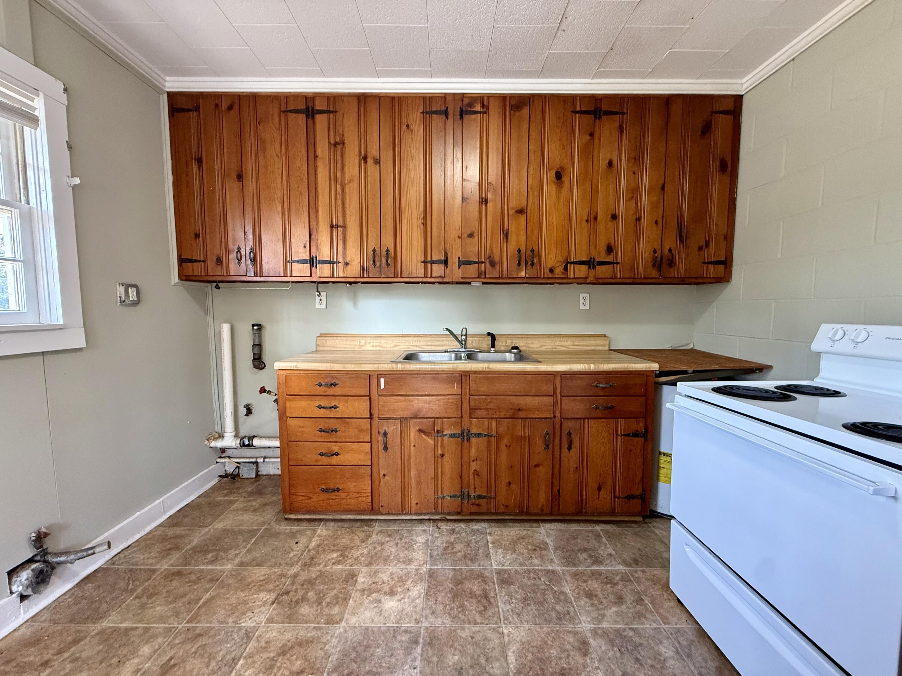 168 Rivers Circle Thomson, GA 30824 - Photo 3 of 28 IMG_2753