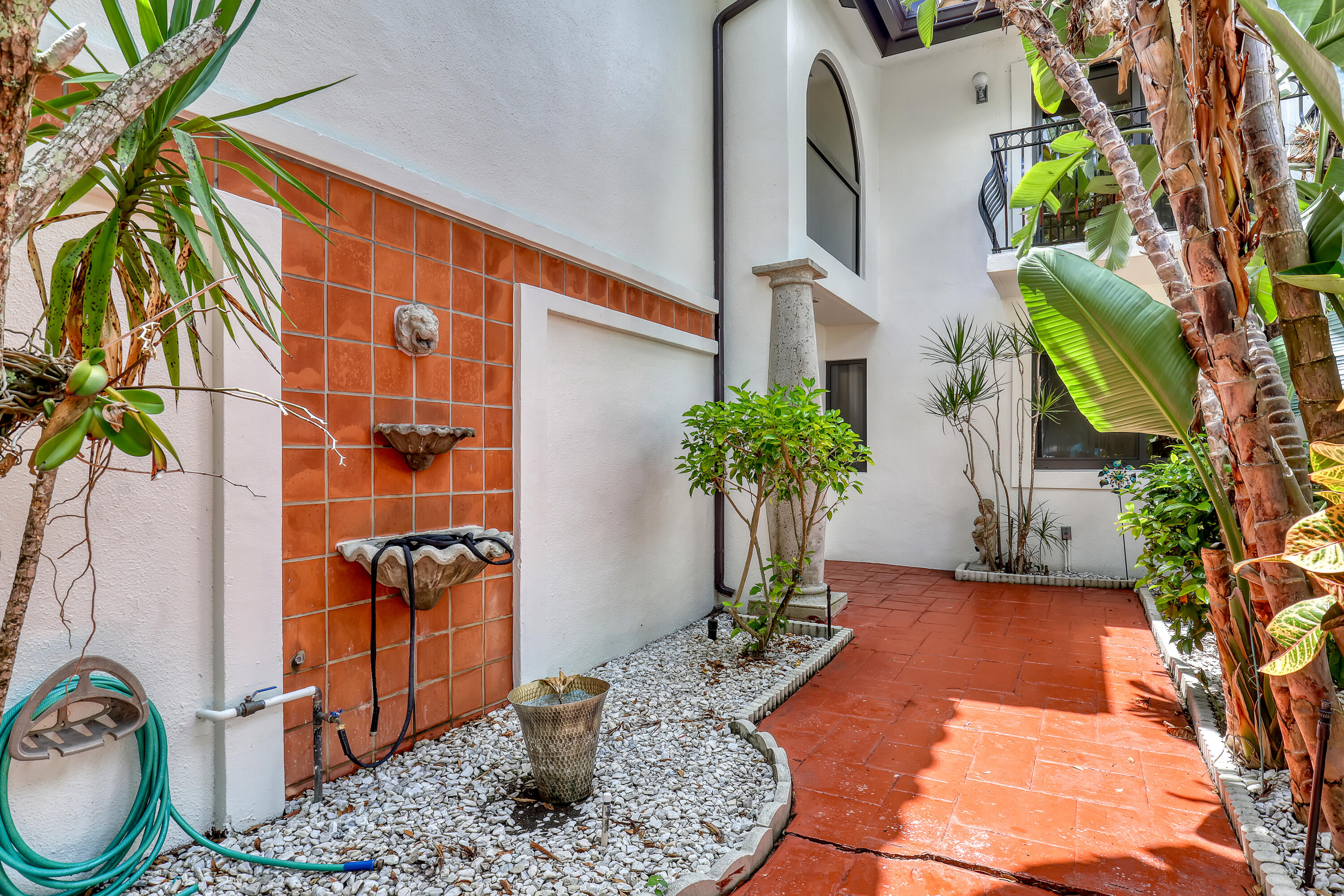 6532 Via Rosa Boca Raton, FL 33433 - Photo 6 of 81 6532 Via Rosa (6)