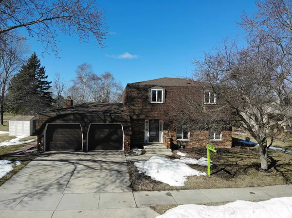 $359,900 | 1175 Maricopa Drive, Oshkosh, WI 54904