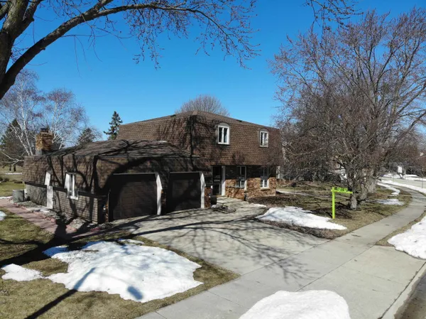 $359,900 | 1175 Maricopa Drive, Oshkosh, WI 54904
