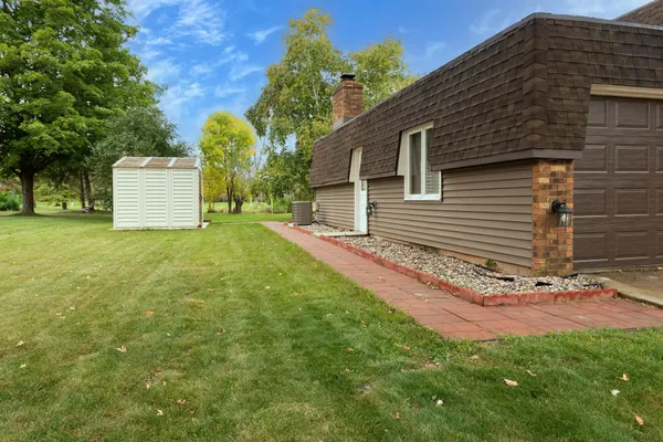 $359,900 | 1175 Maricopa Drive, Oshkosh, WI 54904