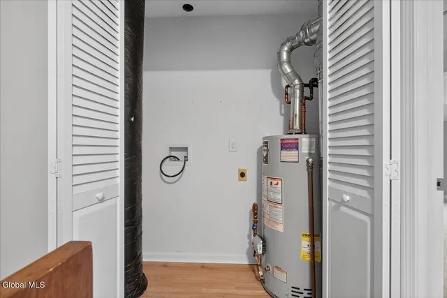 $274,900 | 4043 Chaucer Place, Guilderland, NY 12159