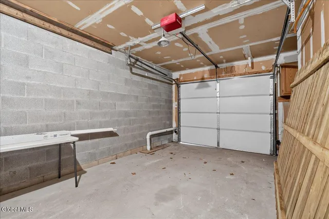 $274,900 | 4043 Chaucer Place, Guilderland, NY 12159