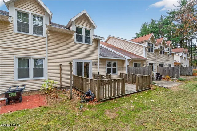 $274,900 | 4043 Chaucer Place, Guilderland, NY 12159