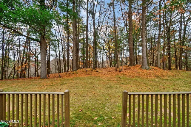 $274,900 | 4043 Chaucer Place, Guilderland, NY 12159