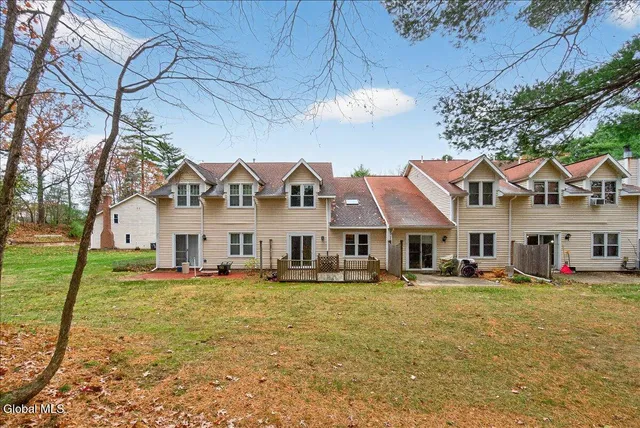 $274,900 | 4043 Chaucer Place, Guilderland, NY 12159