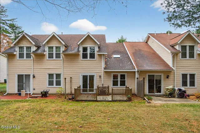 $274,900 | 4043 Chaucer Place, Guilderland, NY 12159