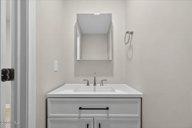 $274,900 | 4043 Chaucer Place, Guilderland, NY 12159