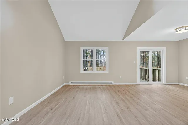 $274,900 | 4043 Chaucer Place, Guilderland, NY 12159