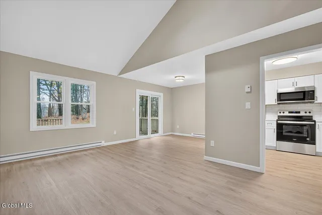 $274,900 | 4043 Chaucer Place, Guilderland, NY 12159