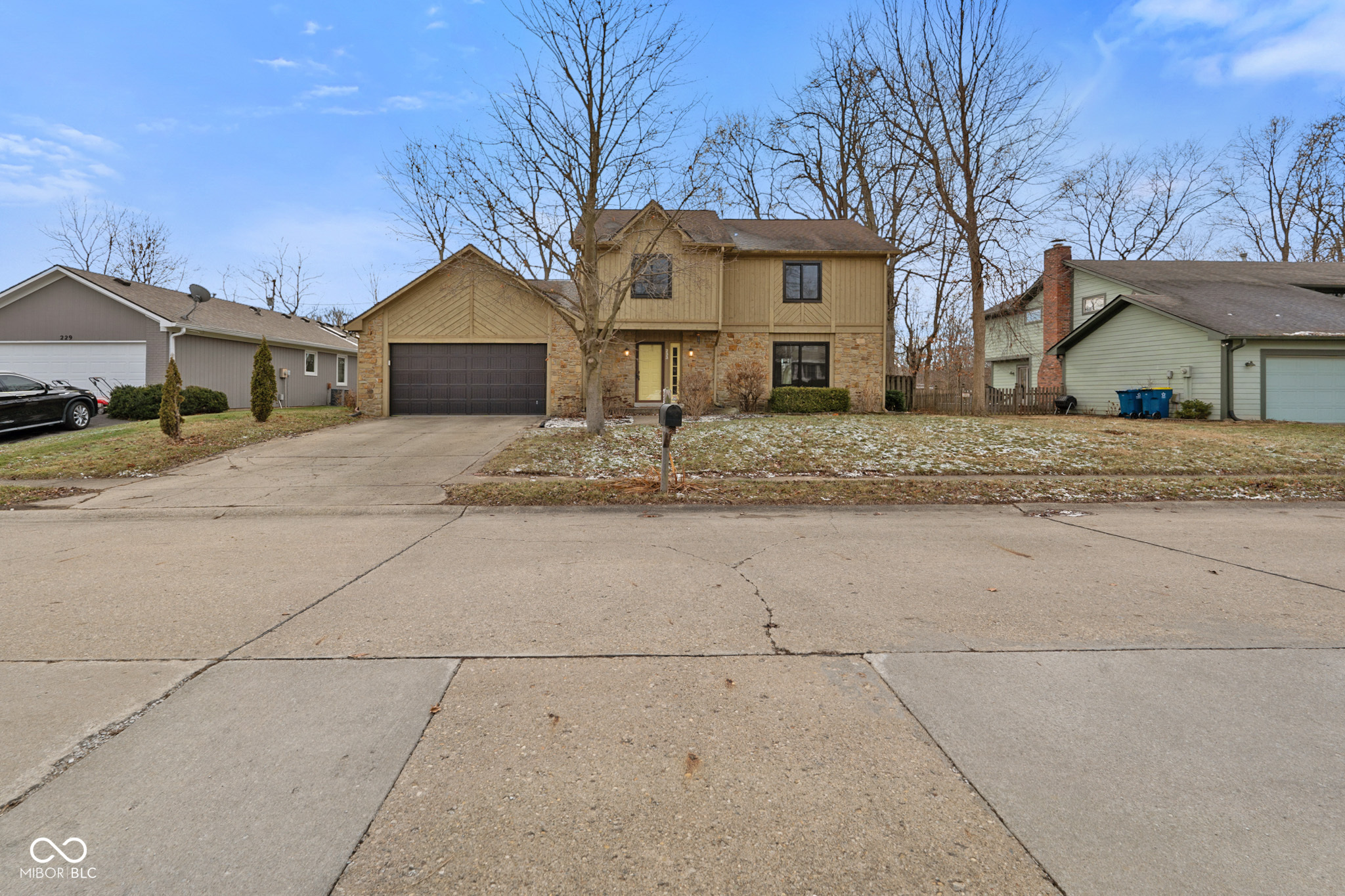 233 Boulder Court Carmel, IN 46032 - Photo 4 of 57