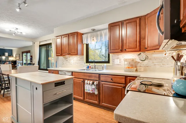 $440,000 | 233 Boulder Court, Carmel, IN 46032