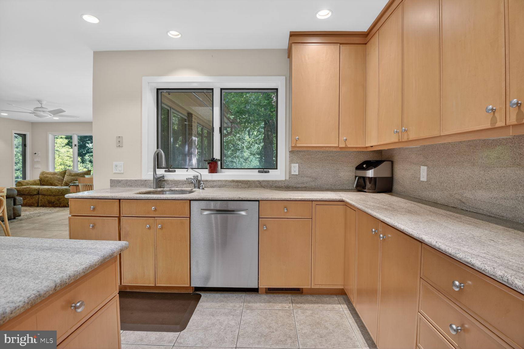 10801 Balantre Lane Potomac, MD 20854 - Photo 20 of 71