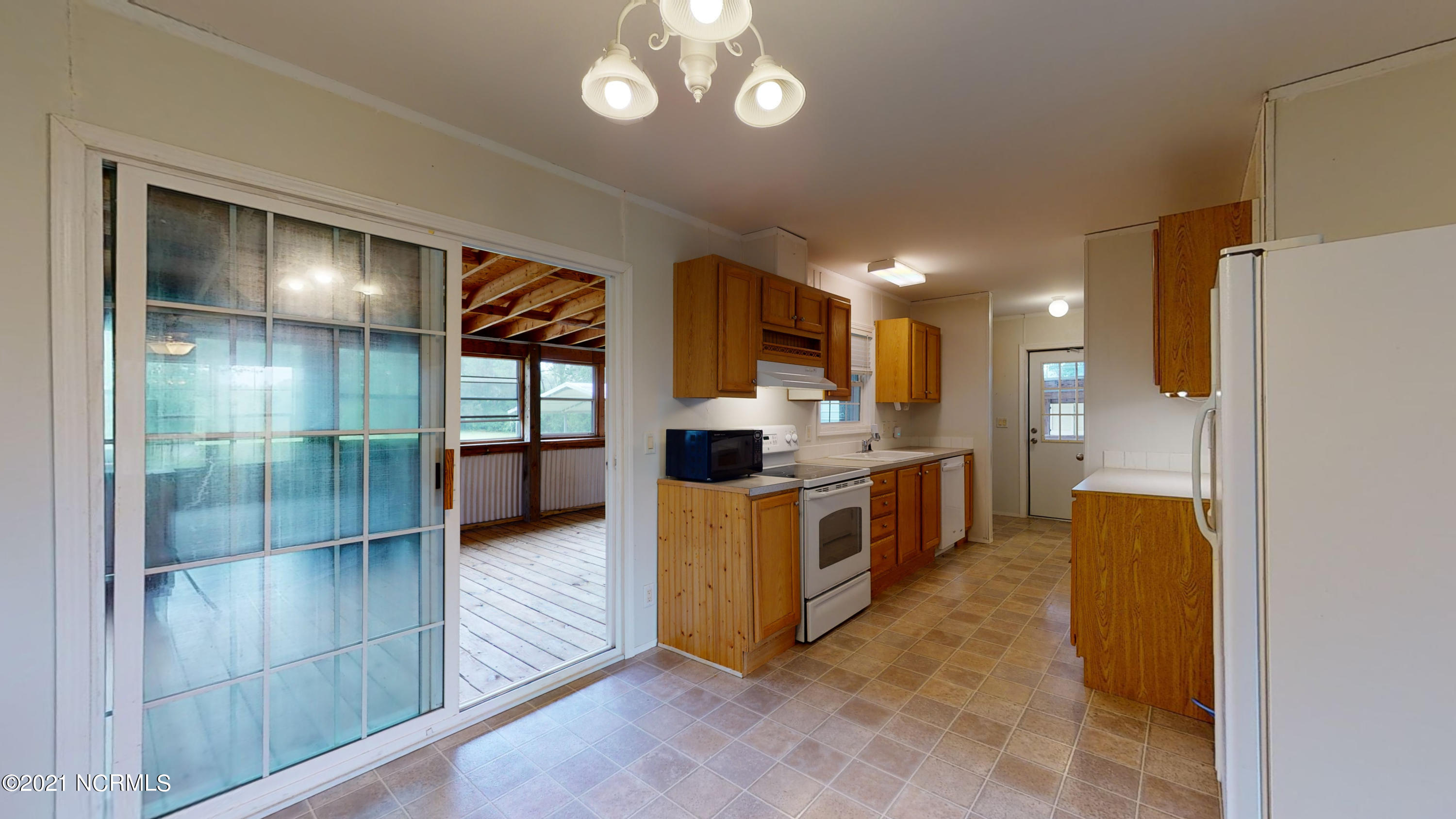 578 Nine Foot Road Newport, NC 28570 - Photo 9 of 42 578 Nine Foot Rd-22