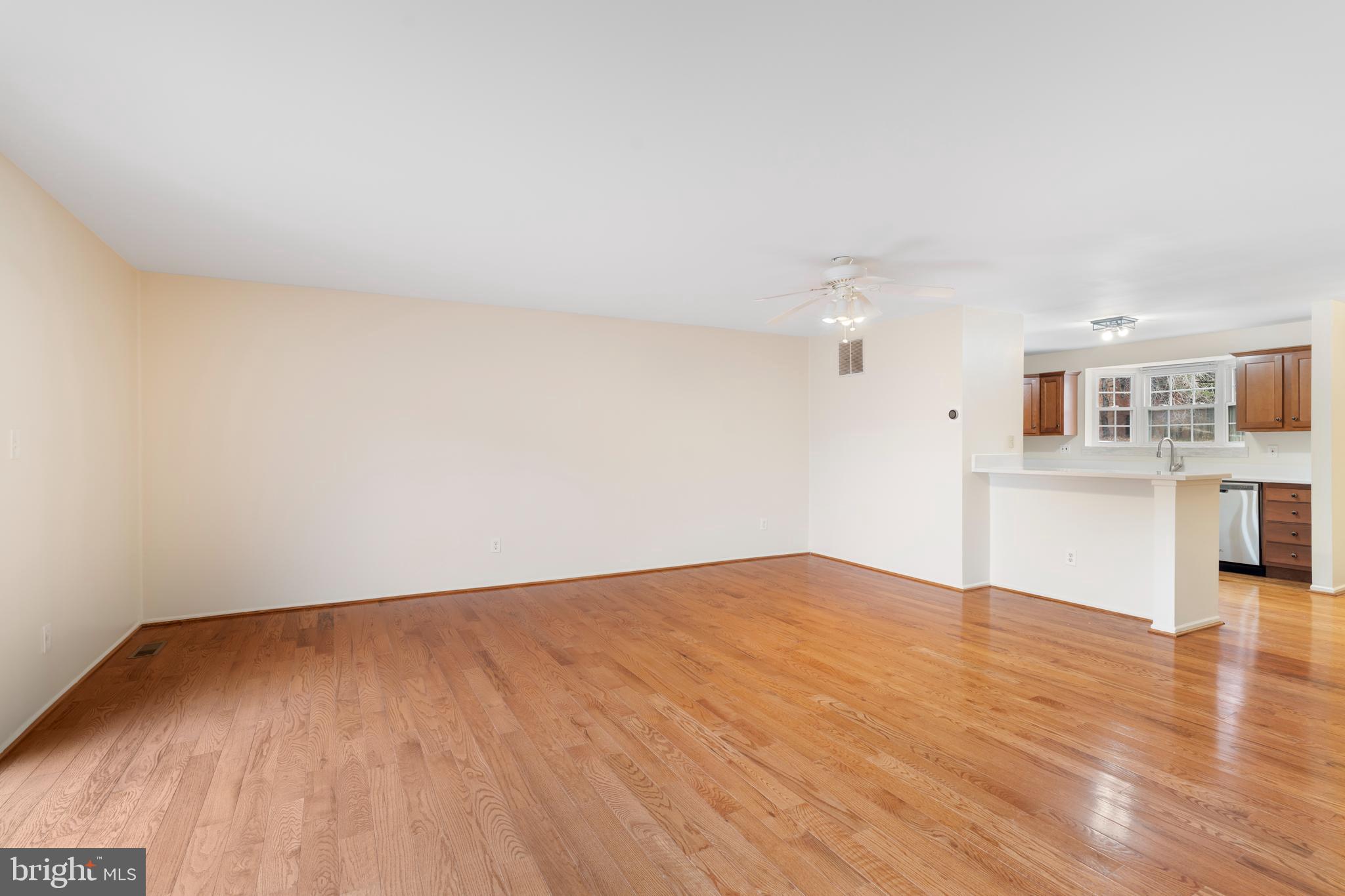 19 Spring Glen Court Cockeysville, MD 21030 - Photo 12 of 38 Dining Area