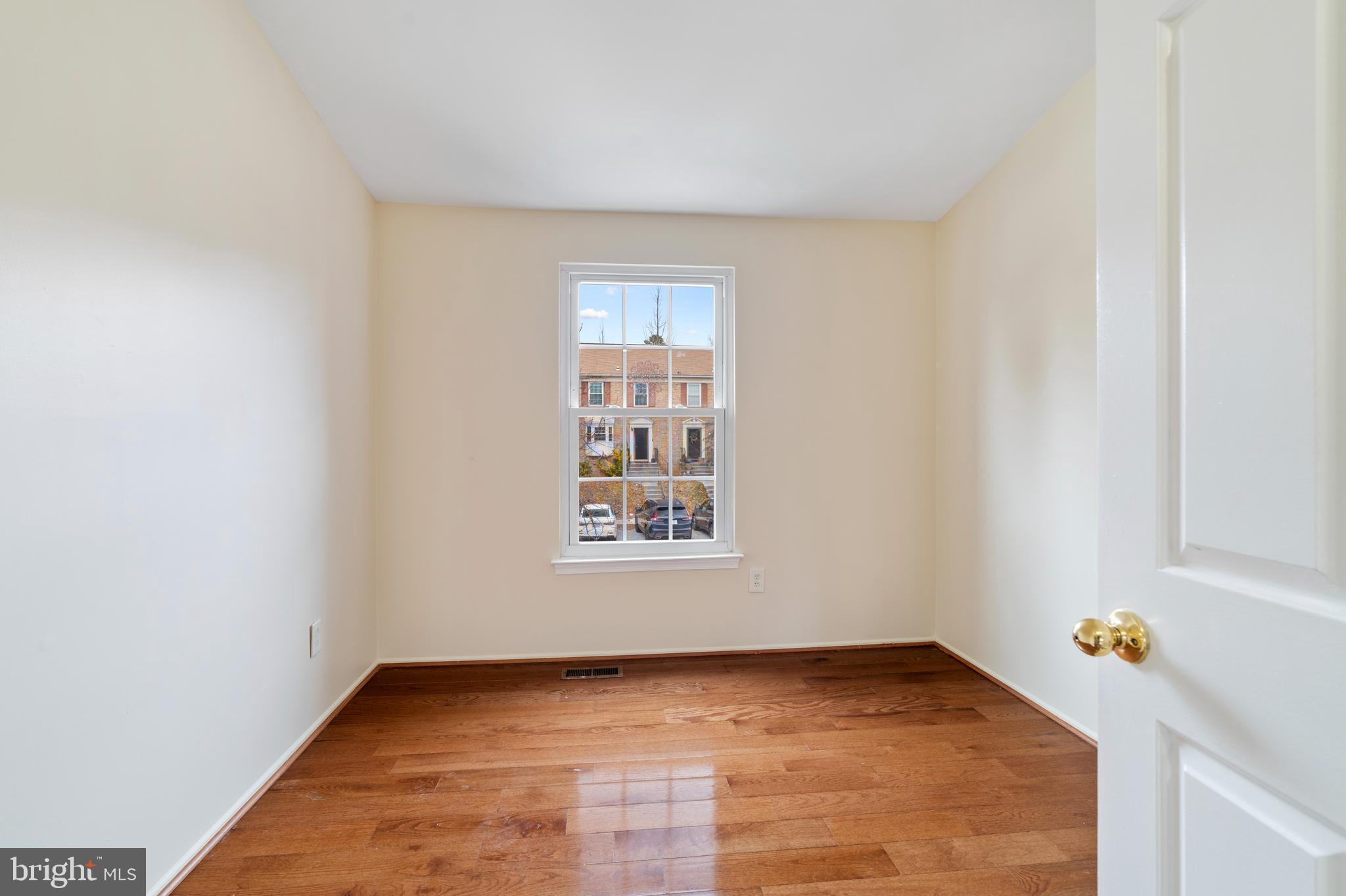 19 Spring Glen Court Cockeysville, MD 21030 - Photo 22 of 38 Bedroom 2