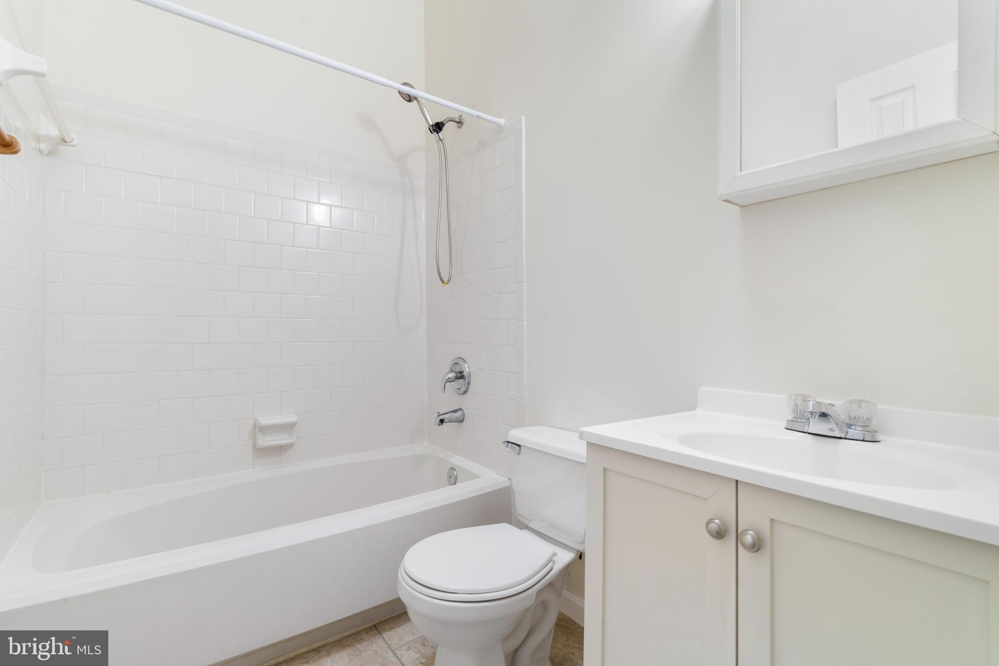 19 Spring Glen Court Cockeysville, MD 21030 - Photo 24 of 38 Hall Bath