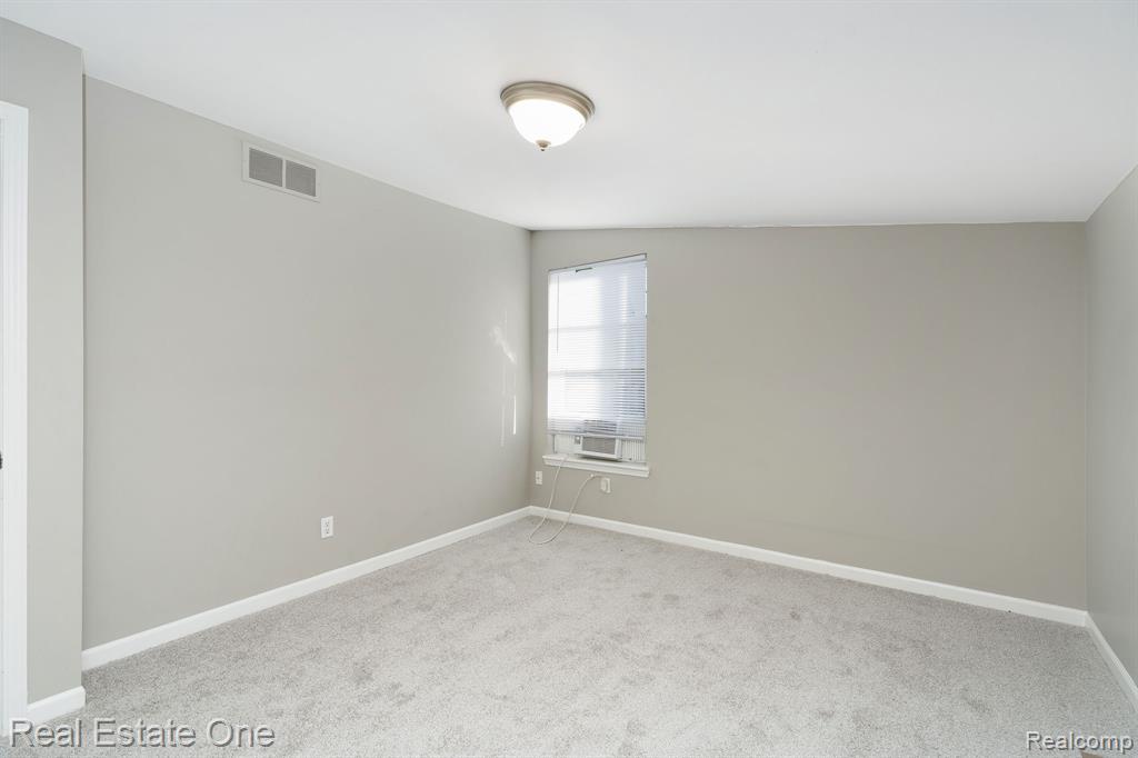 4281 Marcus Road Waterford, MI 48329 - Photo 29 of 35 Gallery Image 29