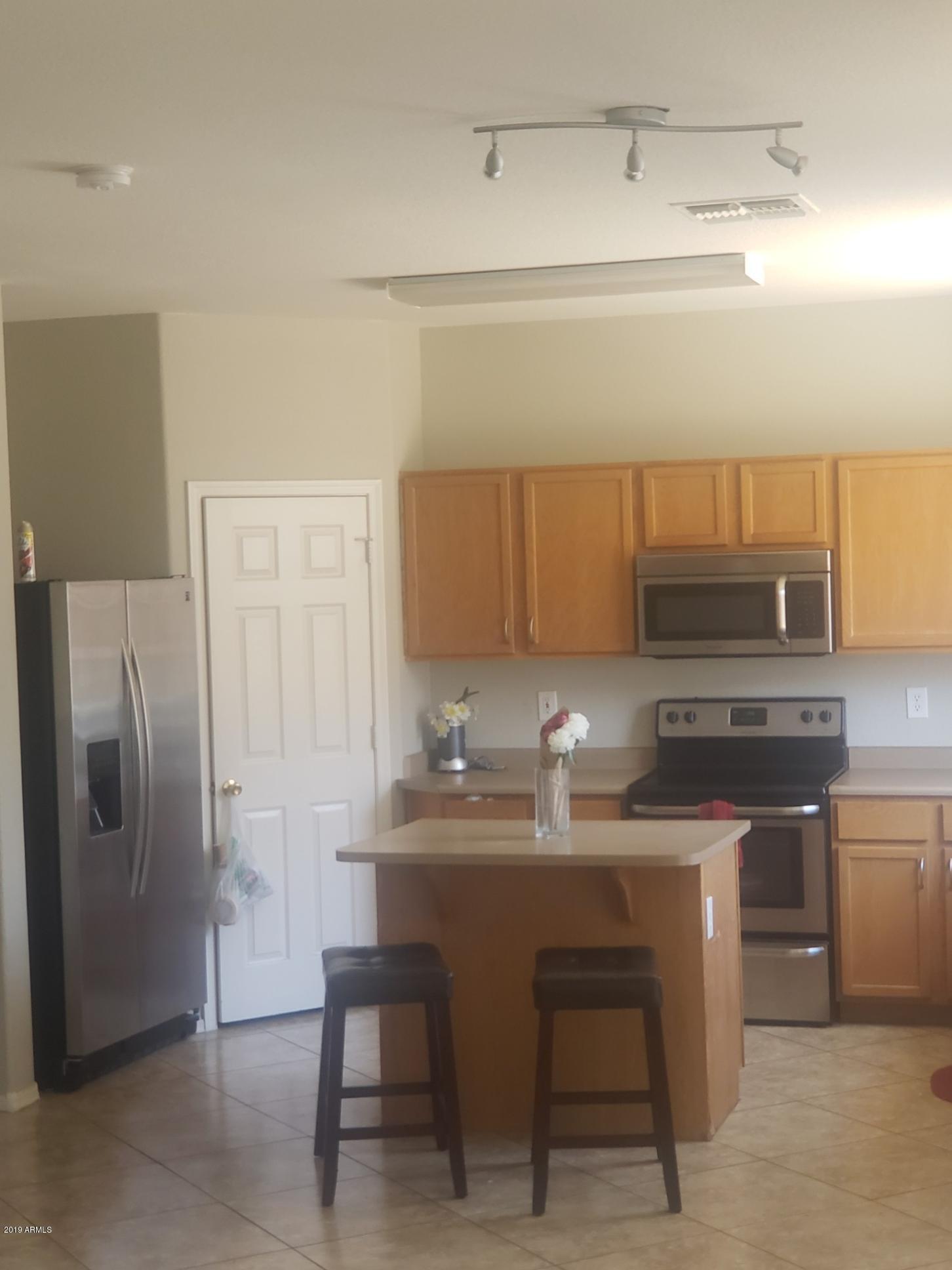 1007 East Grove Street Phoenix, AZ 85040 - Photo 2 of 12 1307CF74-F245-4FDA-8BE8-64E877310EF2