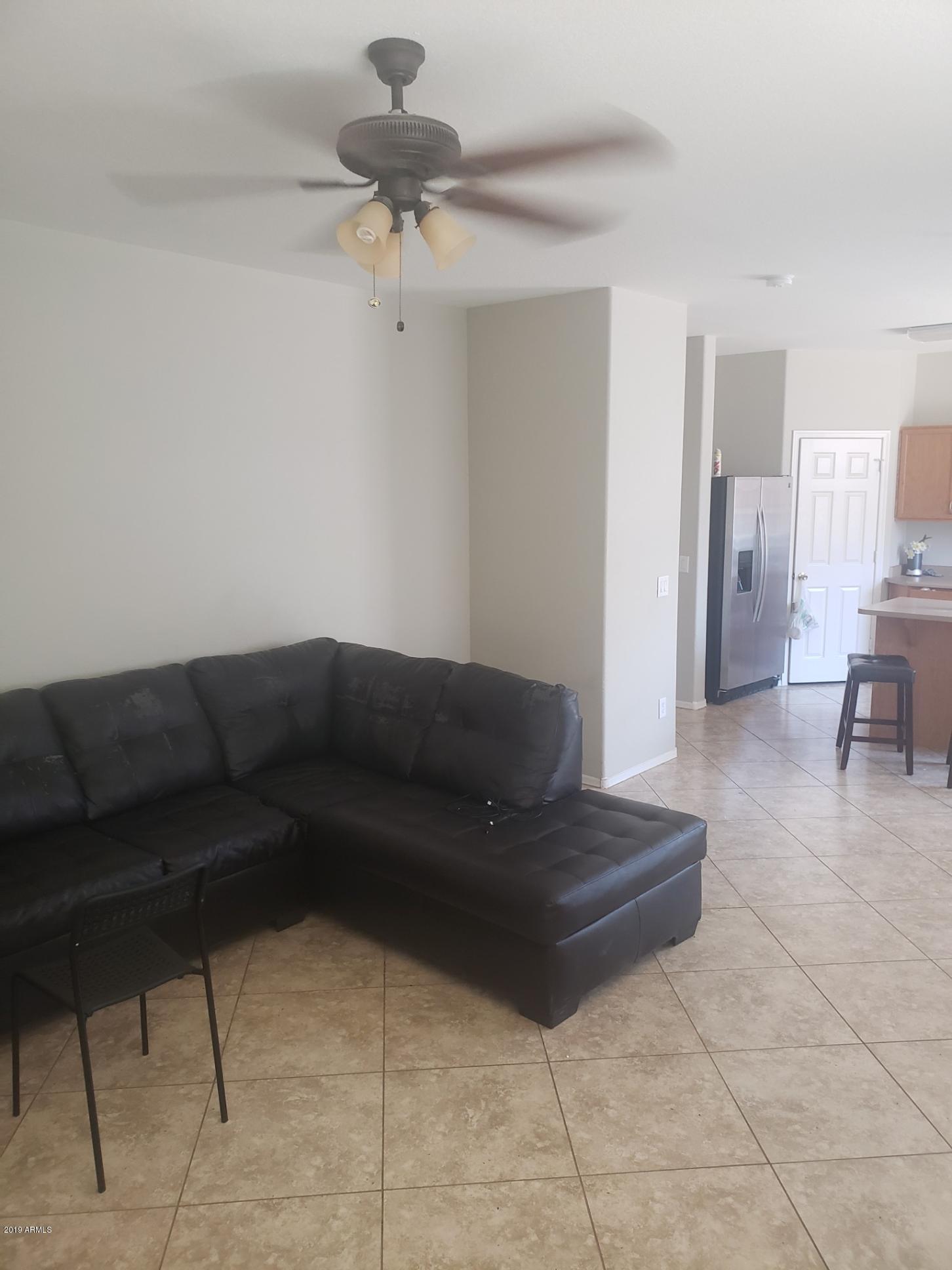 1007 East Grove Street Phoenix, AZ 85040 - Photo 5 of 12 EADCB46E-44B8-432D-B7EB-DA8E9F1D361C