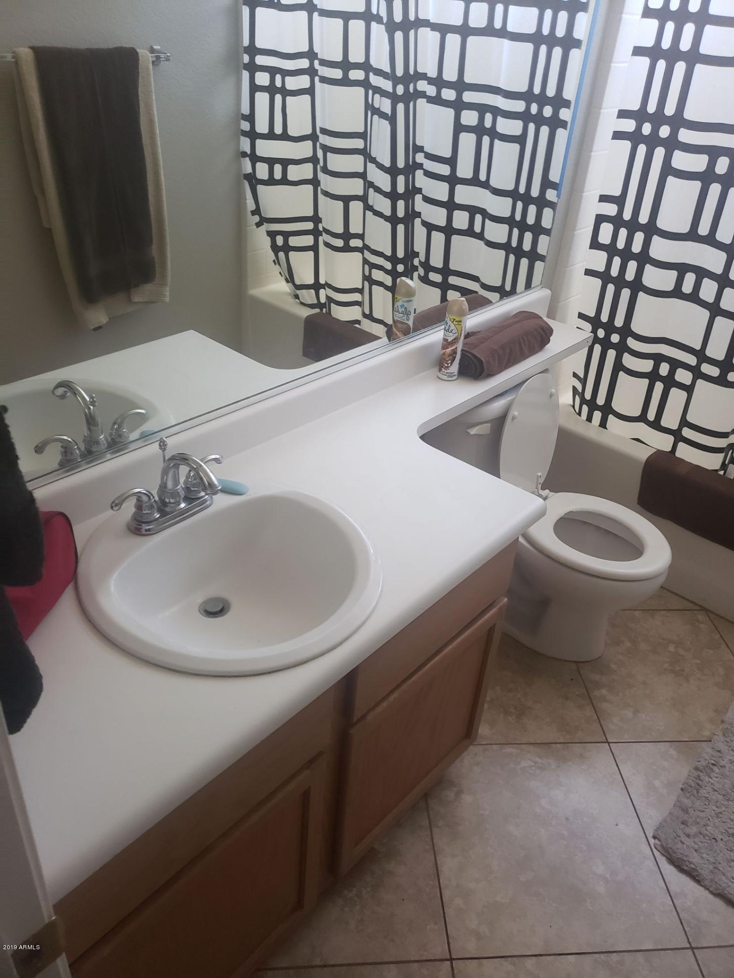 1007 East Grove Street Phoenix, AZ 85040 - Photo 10 of 12 1C060B51-3DB4-4E8C-92BC-4D35E34AB52A