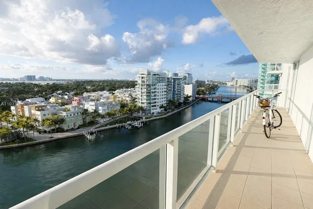 $4,250 | 5900 Collins Avenue, Unit 1405, Miami Beach, FL 33140