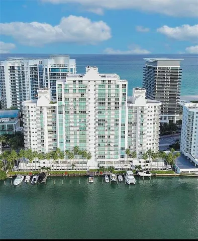 $4,250 | 5900 Collins Avenue, Unit 1405, Miami Beach, FL 33140