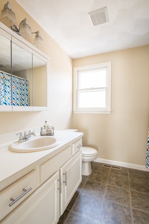 25 Noel Road Andover, MA 01810 - Photo 16 of 30 Gallery Image 16