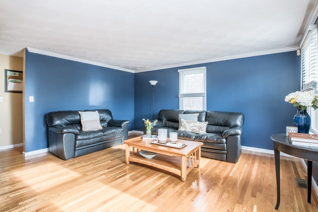 25 Noel Road Andover, MA 01810 - Photo 4 of 30 Gallery Image 4