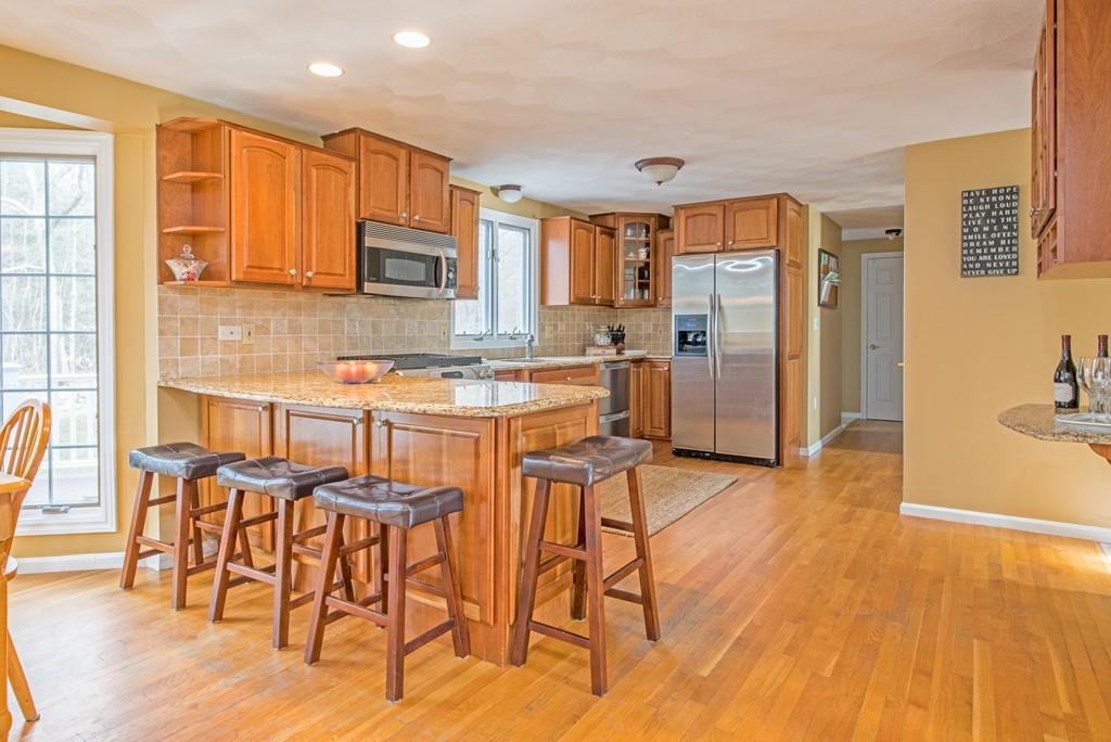 25 Noel Road Andover, MA 01810 - Photo 7 of 30 Gallery Image 7