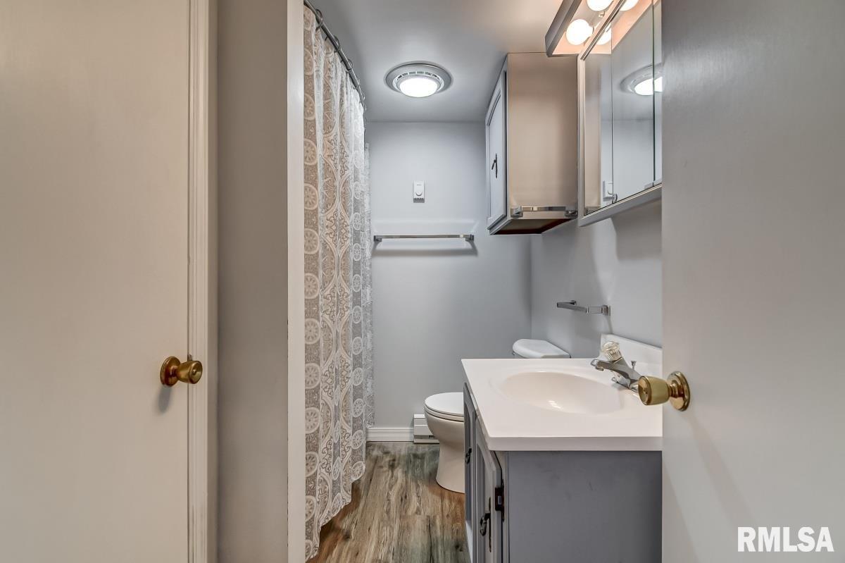 2100 East Buchanan Street Springfield, IL 62703 - Photo 12 of 16