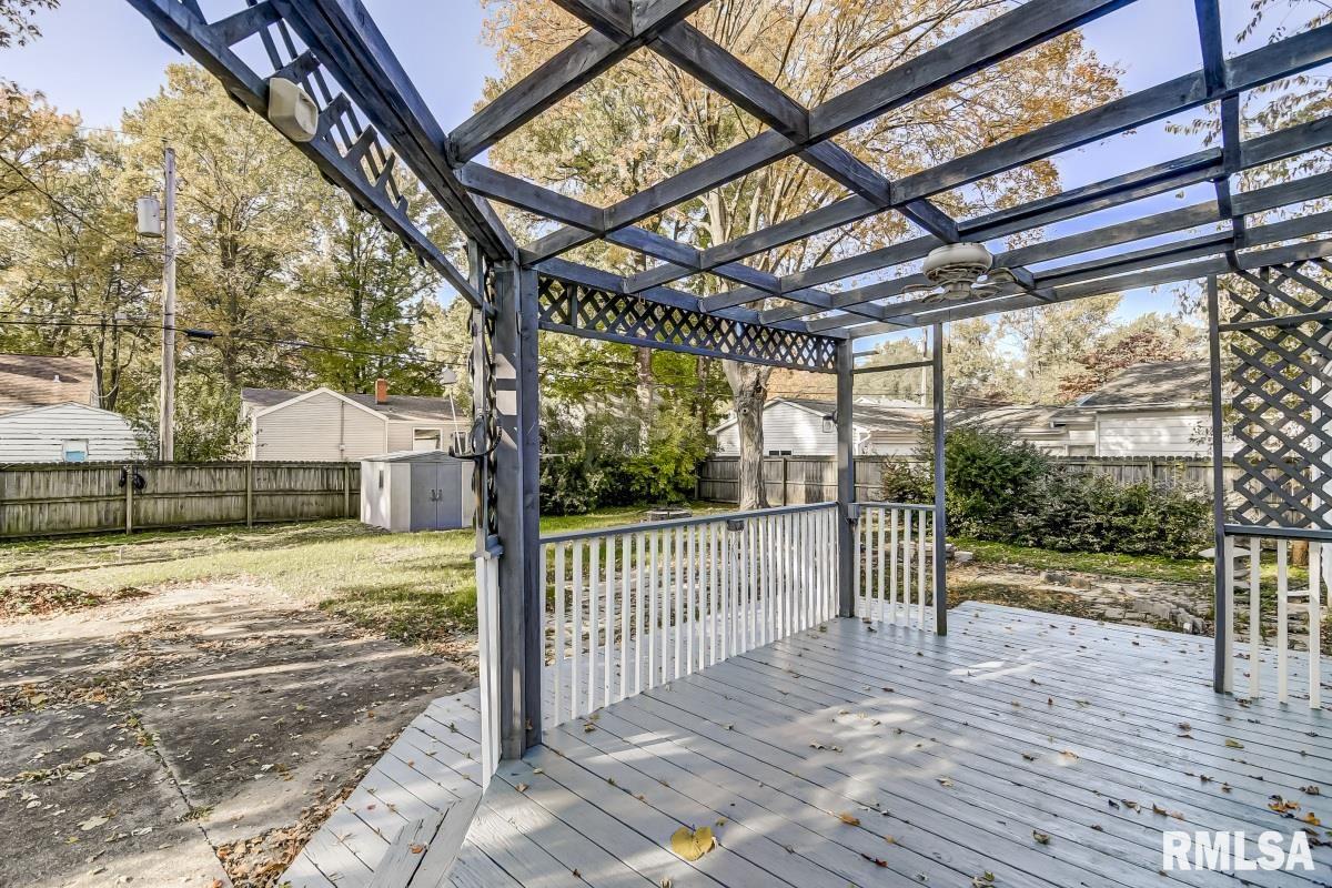 2100 East Buchanan Street Springfield, IL 62703 - Photo 15 of 16