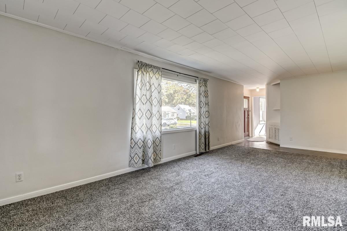 2100 East Buchanan Street Springfield, IL 62703 - Photo 3 of 16