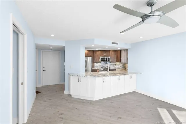 $6,500 | 9550 South Ocean Drive, Unit 1610, Jensen Beach, FL 34957