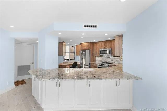 $6,500 | 9550 South Ocean Drive, Unit 1610, Jensen Beach, FL 34957