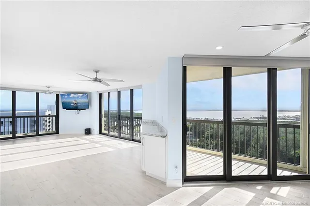 $6,500 | 9550 South Ocean Drive, Unit 1610, Jensen Beach, FL 34957