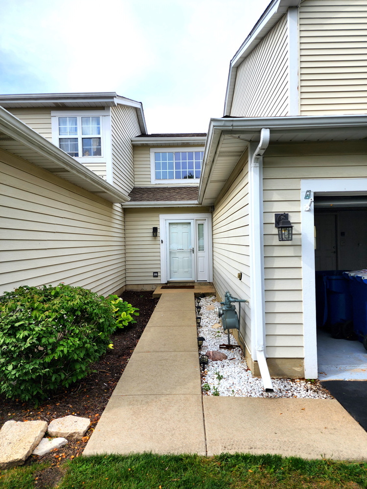 1210 Dunamon Drive, Unit 1210 Bartlett, IL 60103 - Photo 2 of 37