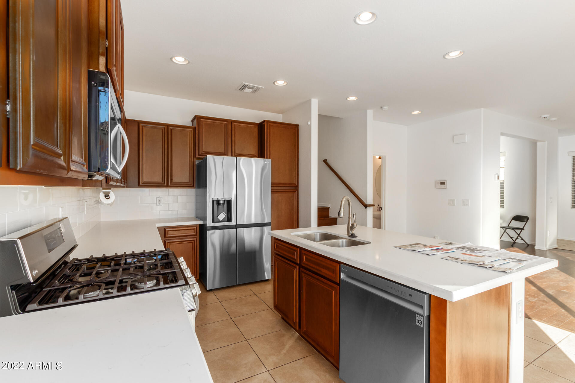 3541 South Bandit Road Gilbert, AZ 85297 - Photo 17 of 42 New Stainless Appliances