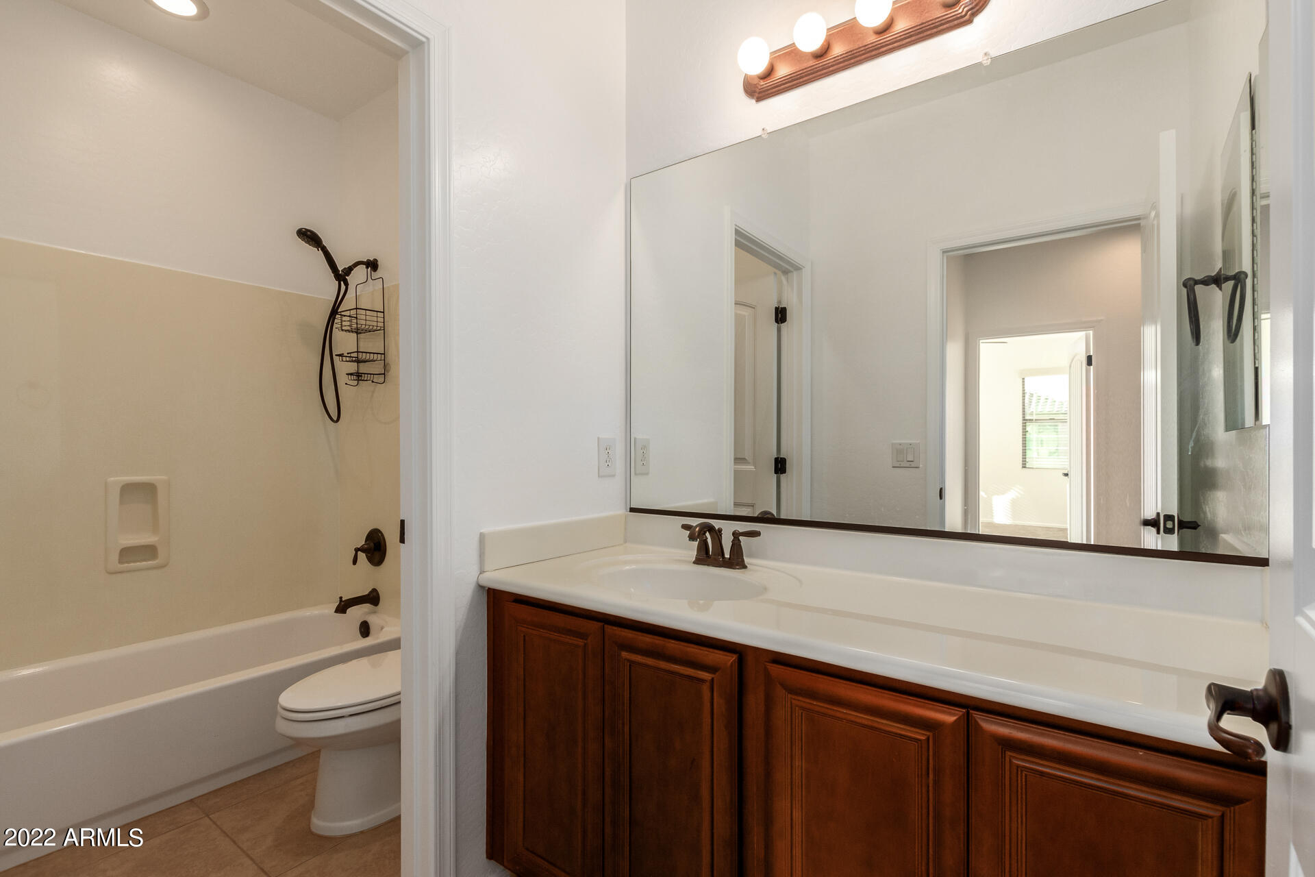3541 South Bandit Road Gilbert, AZ 85297 - Photo 29 of 42 Guest Bathroom