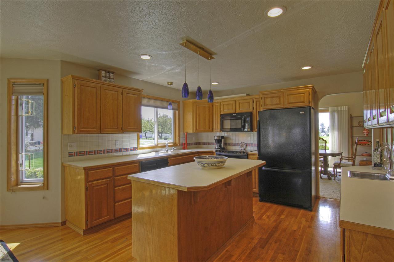 6415 South Waneta Road Spokane, WA 99223 - Photo 8 of 20