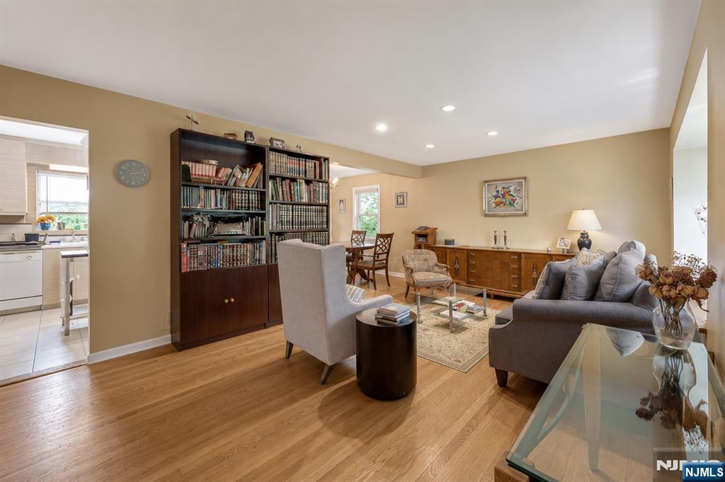 711 Rutland Avenue Teaneck, NJ 07666 - Photo 2 of 22