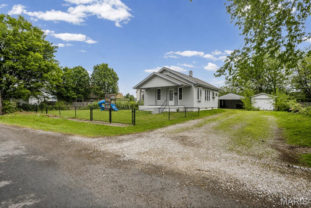 628 North 3rd Street Dupo, IL 62239 - Photo 3 of 26